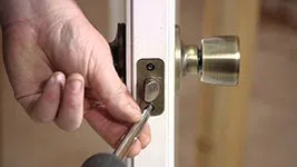 Keystone Locksmith Shop Pompano Beach, FL 954-283-5710 - changing-locks